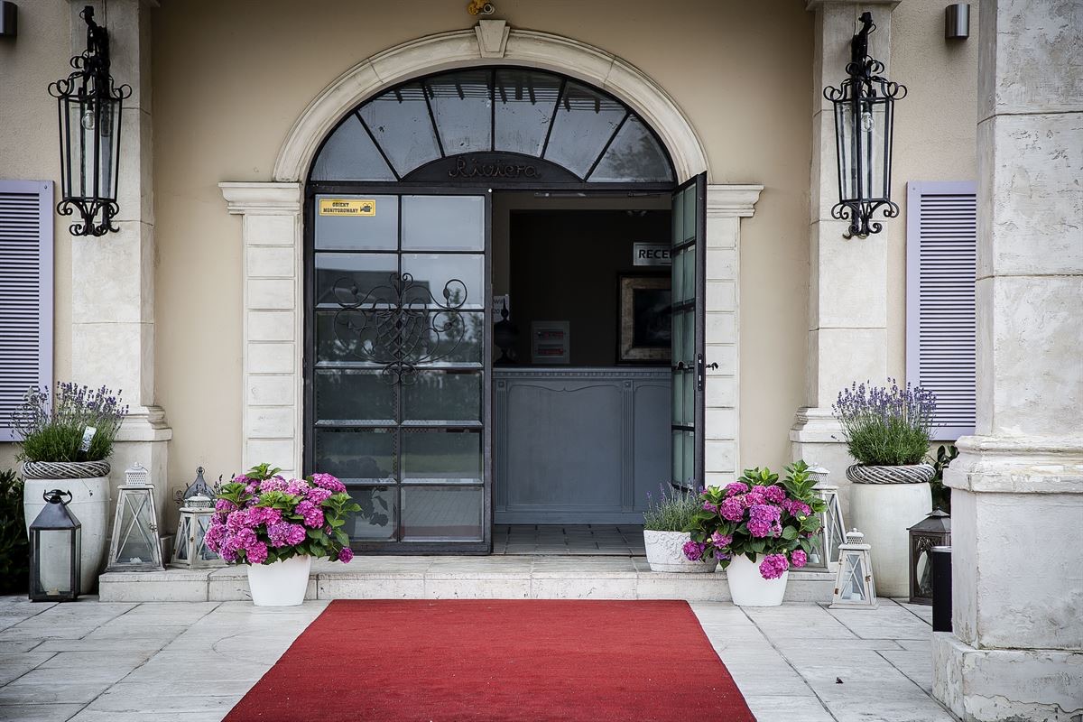 Integracja firmowa przy ognisku, Riviera Resort pod Warszawą
