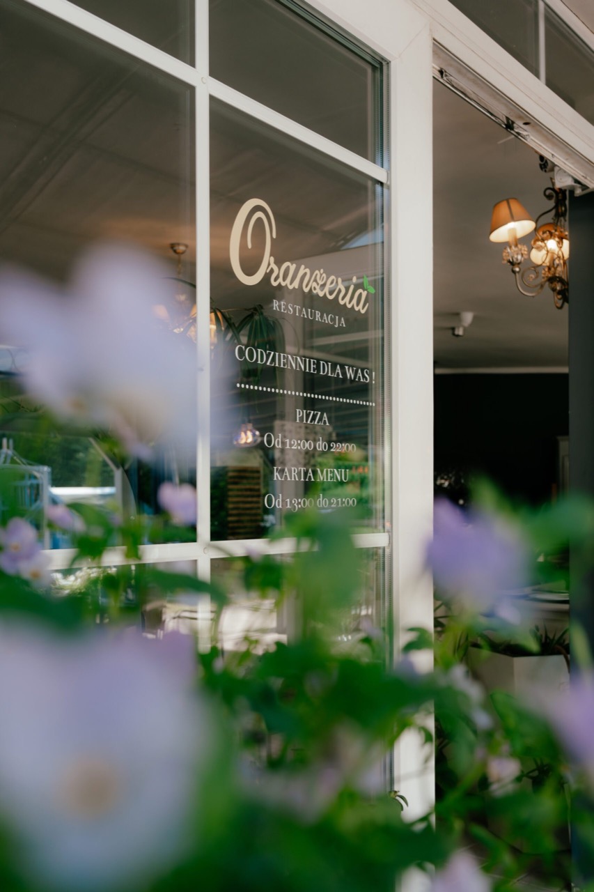 Witryna Restauracji Oranżeria